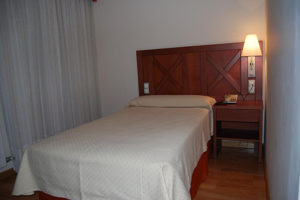 Hotel Meleiros Castro De Sanabria Екстер'єр фото