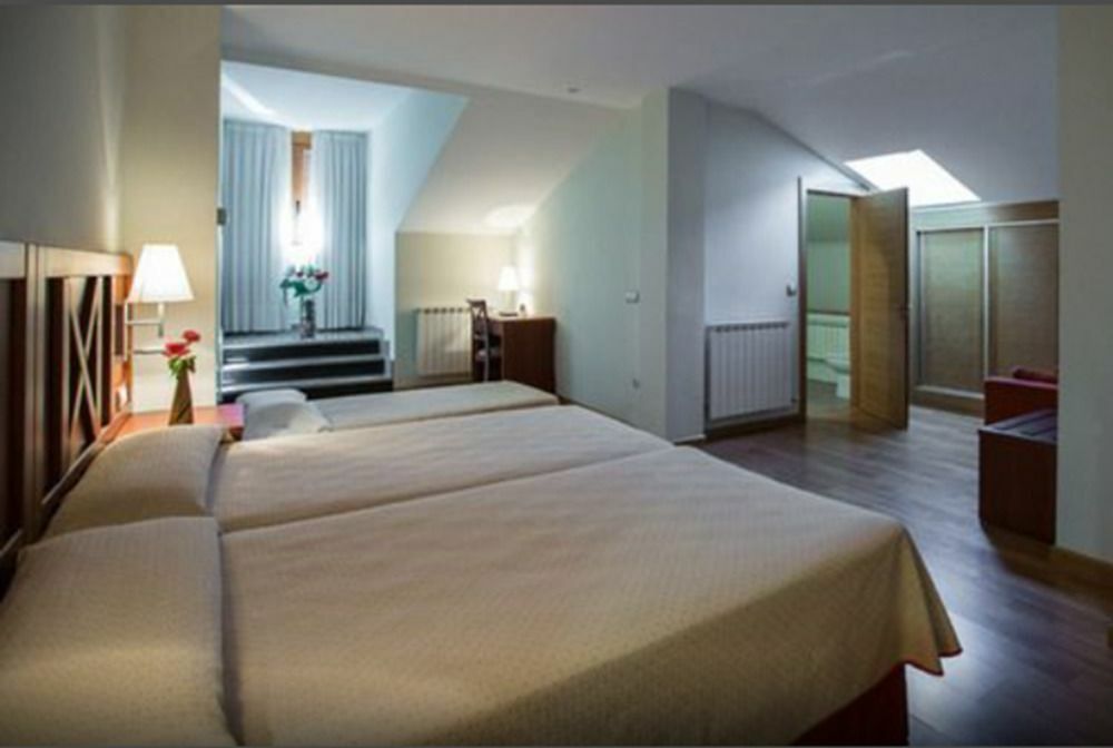 Hotel Meleiros Castro De Sanabria Екстер'єр фото