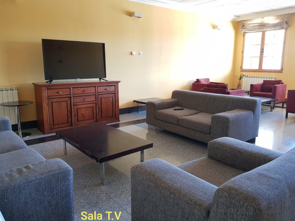 Hotel Meleiros Castro De Sanabria Екстер'єр фото